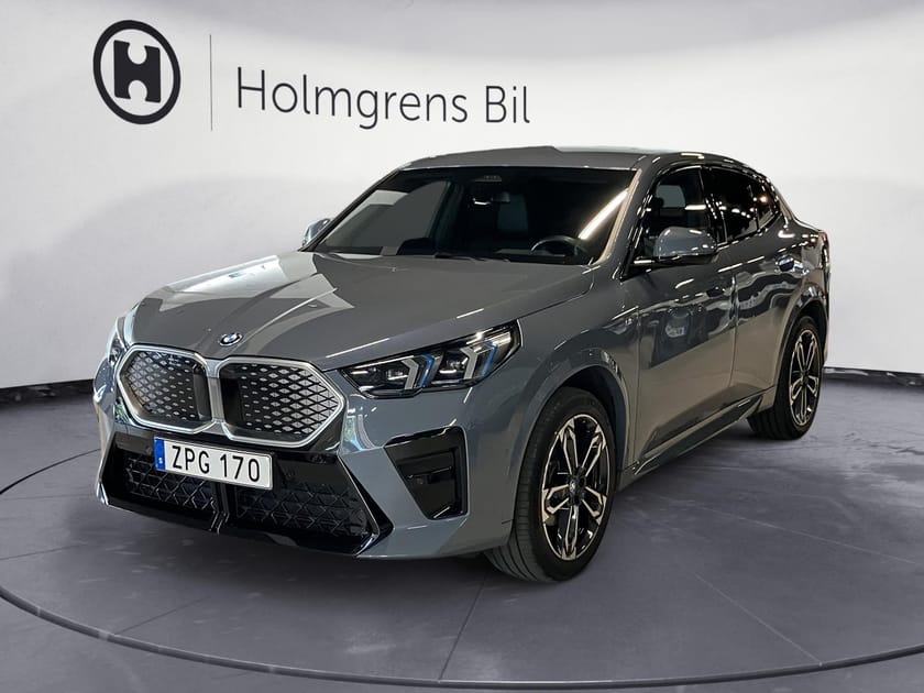Bild 1 av BMW iX2 eDrive20 Edrive0 M Sport Innovation Fartpilot Head-Up Drag Navi Komfortöppning 360