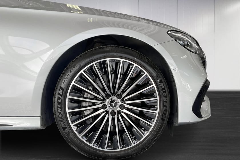 Bild 3 av Mercedes-Benz E 300 e 4MATIC | AMG | MOMS | 360 KAMERA