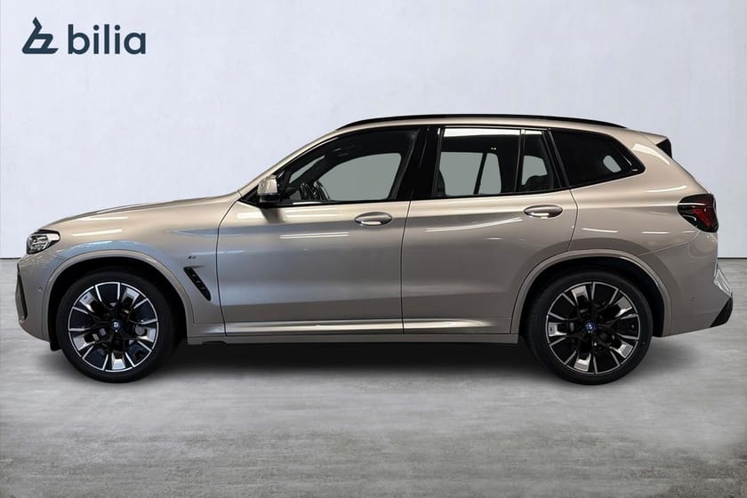 Bild 3 av BMW iX3 M-sport Charged Plus | Panorama | Drag | H&K | Head-up