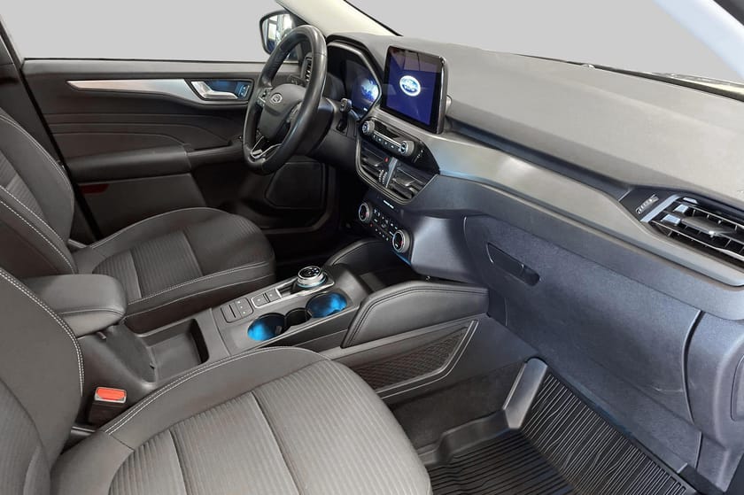 Bild 4 av Ford Kuga Plug-In Hybrid Titanium 2.5 225hk PHEV Aut (Vinterhjul, Dragkrok,Vinter Pkt)