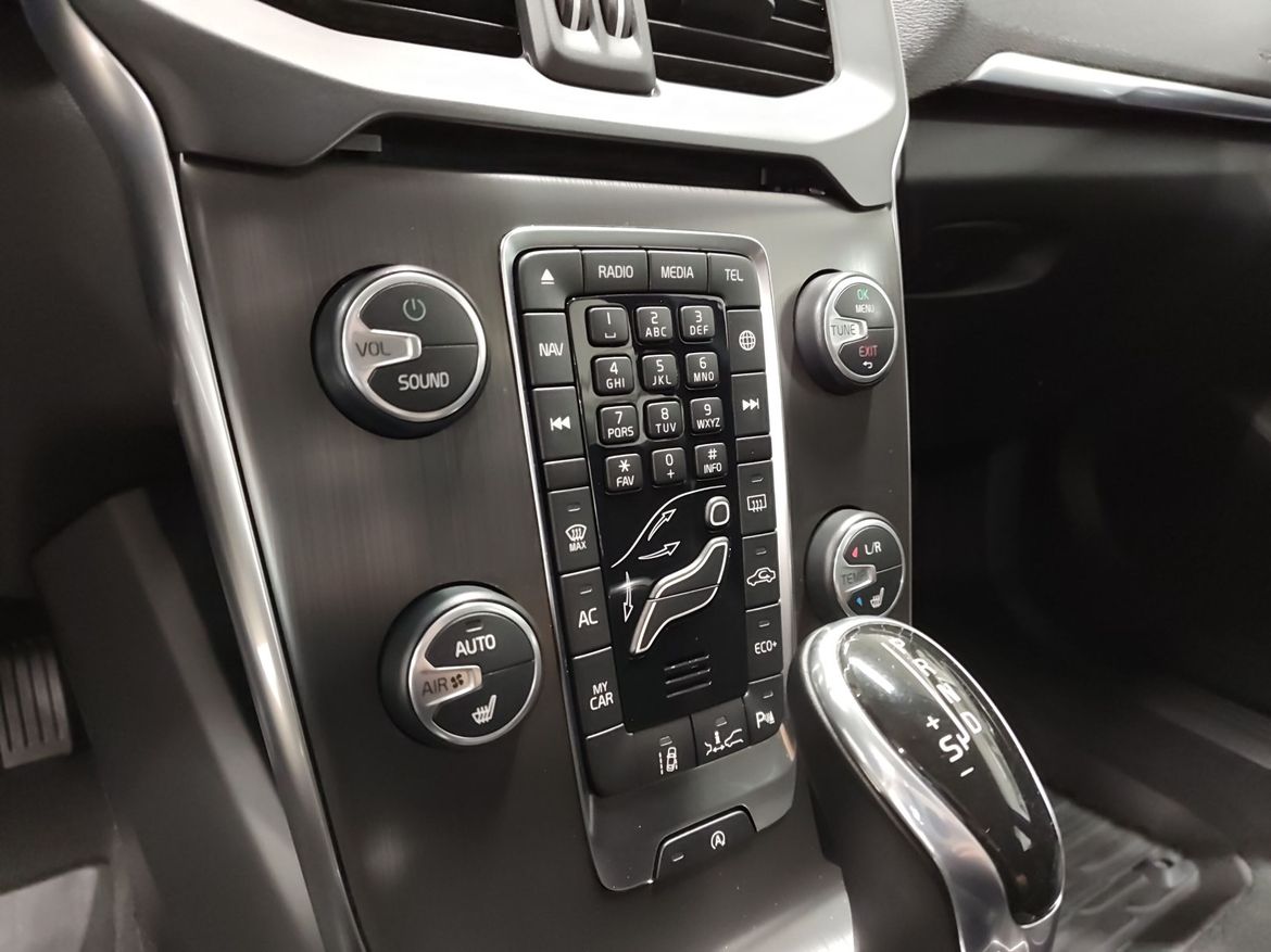 Volvo V40 2016 - miniatyr 13