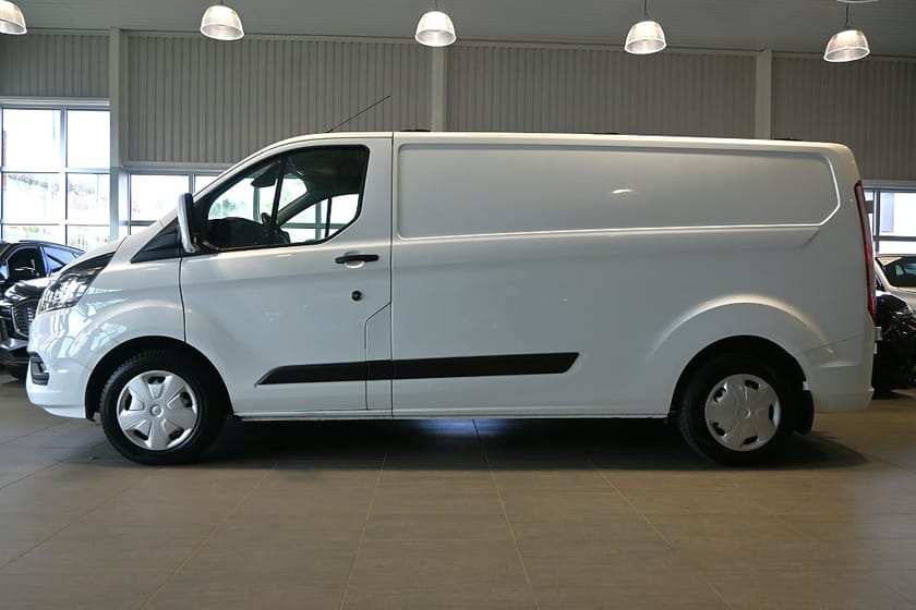 Bild 2 av Ford Transit Custom 300 2.0 130hk L2 SelectShift V-inredd Värmare