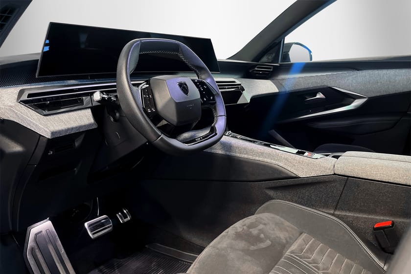 Bild 4 av Peugeot 5008 HYBRID 136 GT | 7-SITS | ADAPTIV FHÅLLARE | MATRIX LED | ELBAKLUCKA