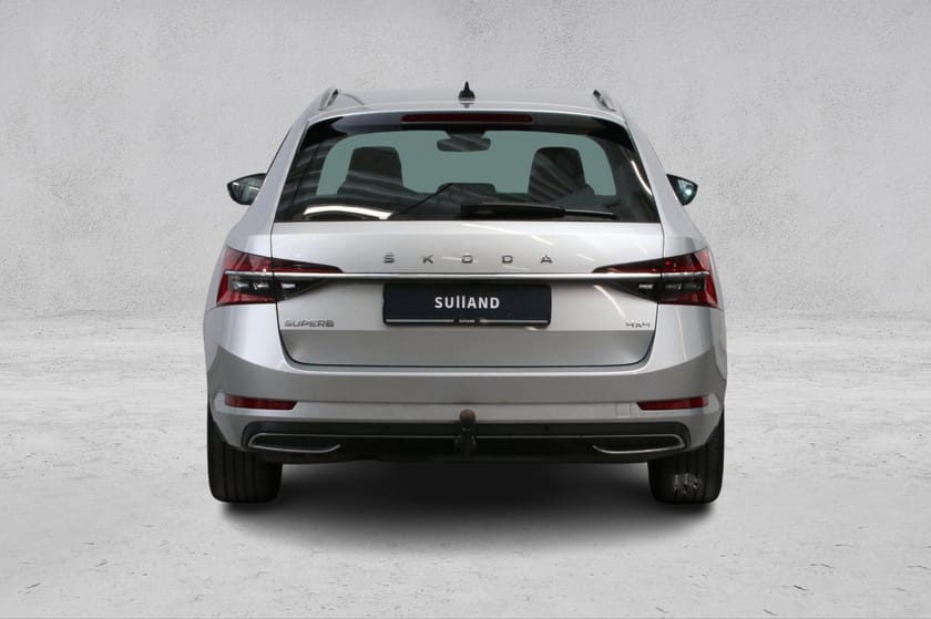 Bilde 4 av Škoda Superb Stasjonsvogn 200hk 4x4 L&K /Webasto/Krok/Crystal/ACC/Massasje/Apple