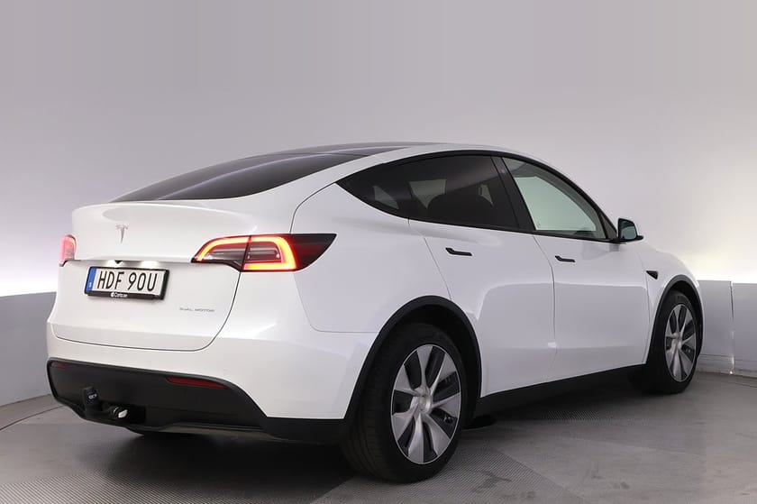 Bild 5 av Tesla Model Y Long Range AWD Autopilot Drag Pano