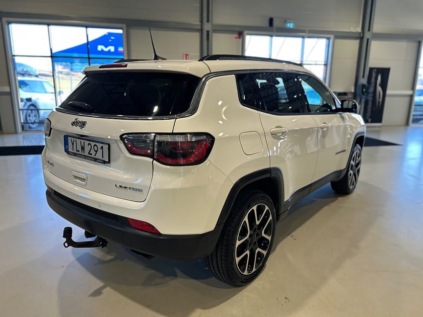 Bild 3 av Jeep Compass LIMITED 1.4 4WD 170hk/ Dragkrok / Backkam / kamrem bytt