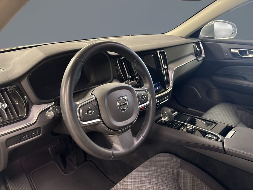 Bild 5 av Volvo V60 Recharge T6 AWD Core Bright//Dragkrok//