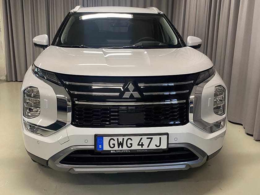 Bild 3 av Mitsubishi Outlander PHEV Intense 4WD 306hk
