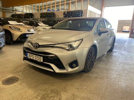 Toyota Avensis Sedan 2,0 Executive Dragkrok Motorvärmare Vinterhjul