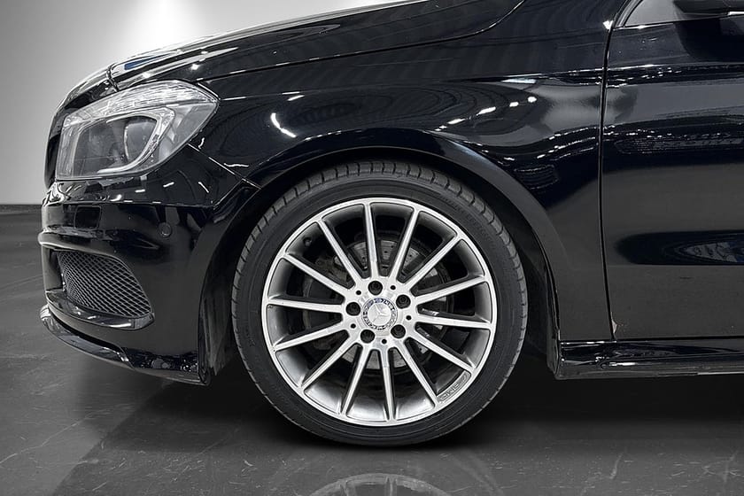 Bild 2 av Mercedes-Benz A 200 CDI 136hk 7G-DCT AMG Line Panorama P-sens Nyservad
