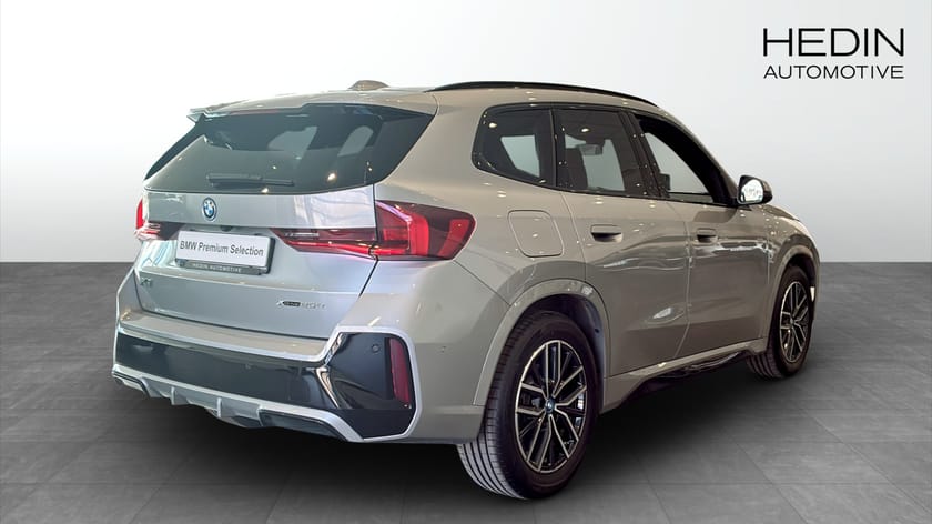 Bild 2 av BMW X1 xDrive25e M sport, Dragkrok, Rattvärme