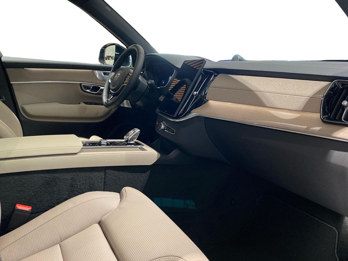 Bild 4 av 6 på bilen