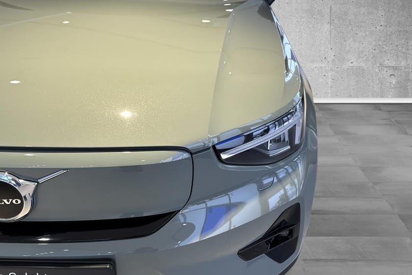 Bilde 5 av Volvo C40 Recharge Single Motor Plus - Hengerfeste, glasstak