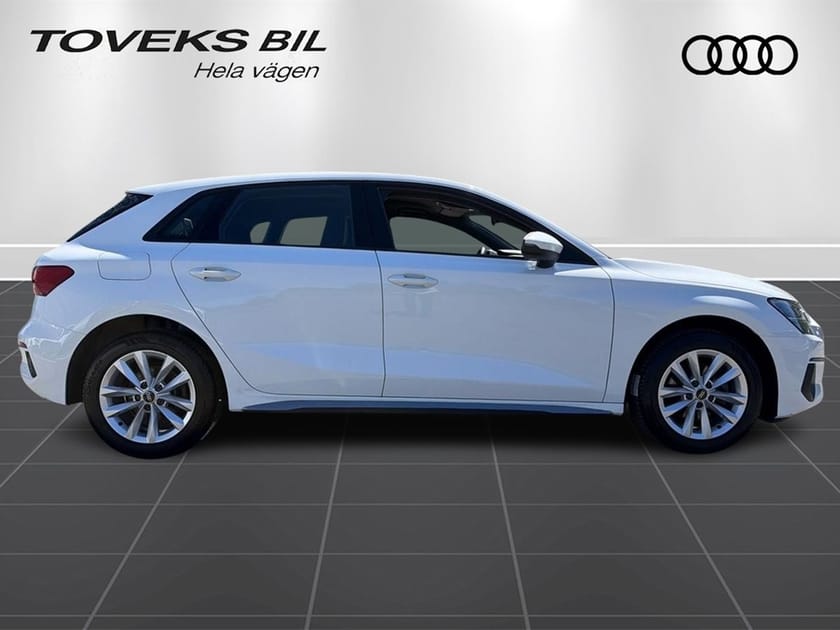 Bild 2 av Audi A3 Sportback 35 TFSI PROLINE 150 HK 6-VÄXLAD