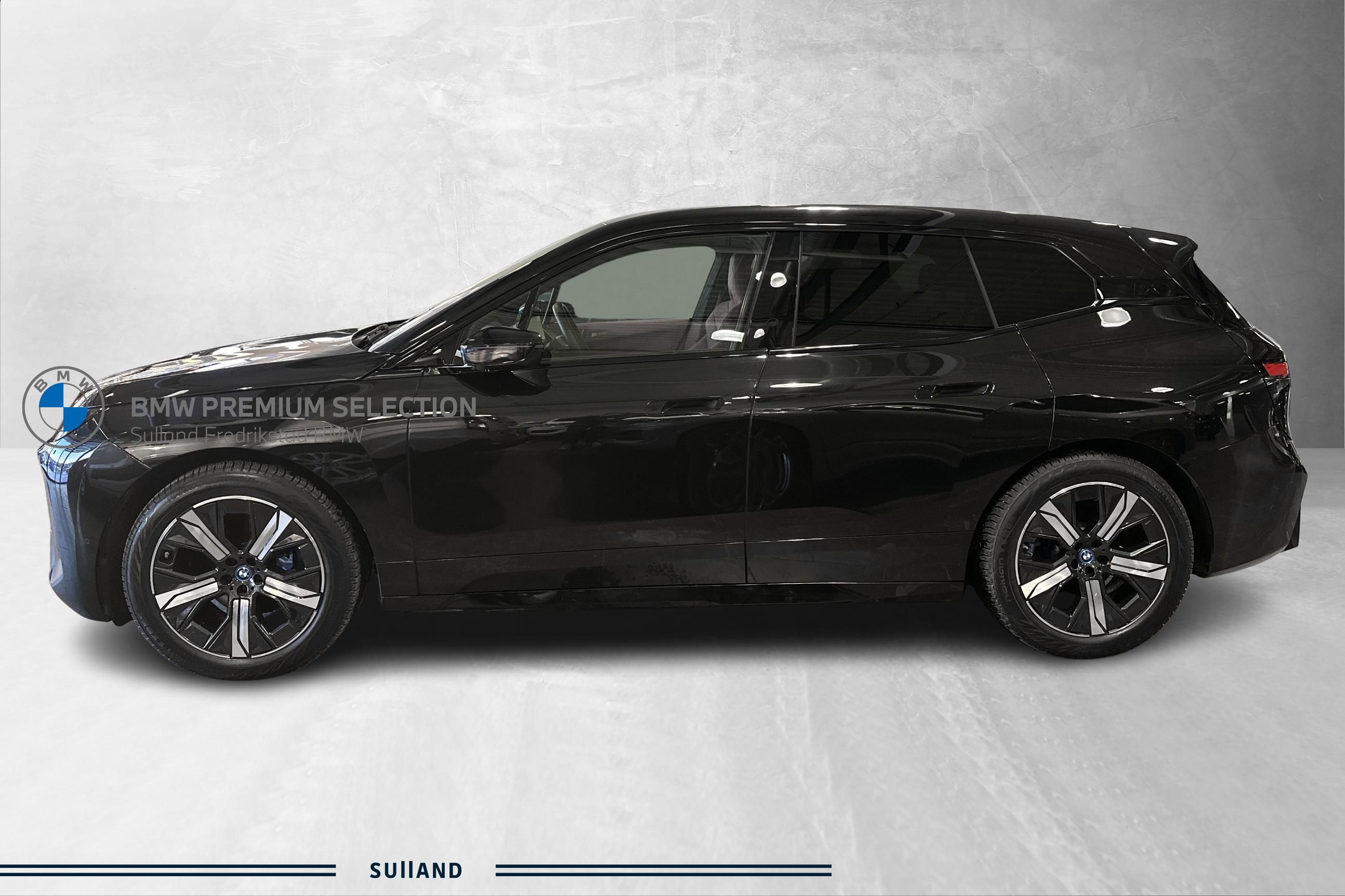 Thumnail bilde 1 av BMW iX xDrive60
