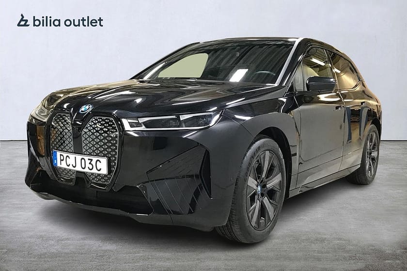 Bild 1 av BMW iX xDrive40 Sport 326hk Pano Navi Drag H/K Laser 360°