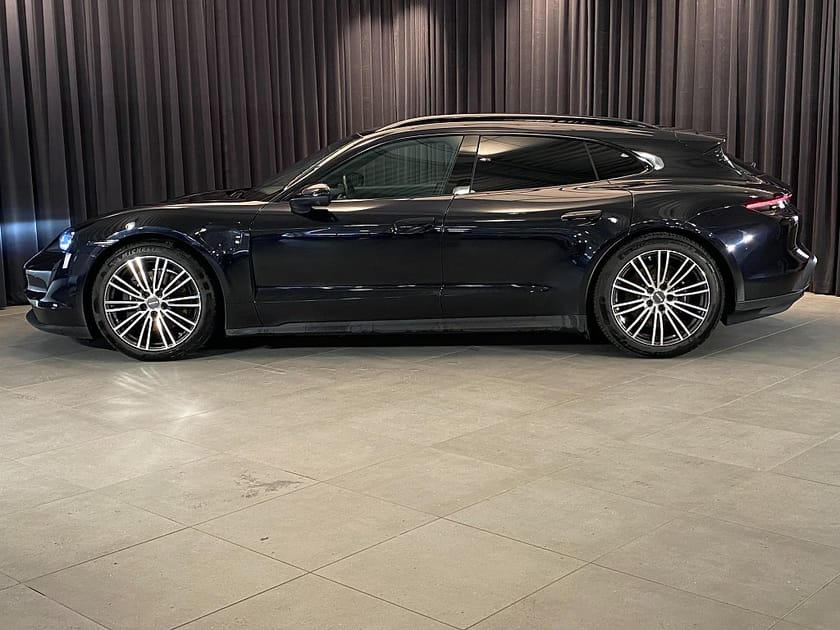 Bild 3 av Porsche Taycan Sport Turismo 408 Hk