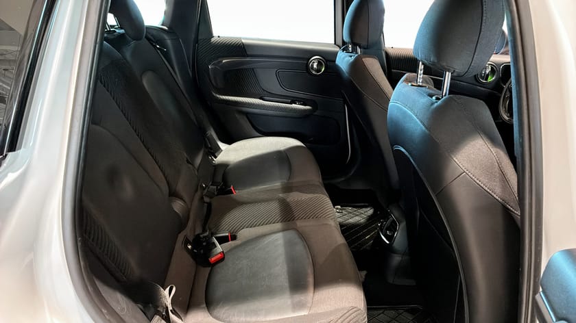 Bild 5 av MINI Countryman Cooper SE ALL4 Panorama / Navi / Harman Kardon / Apple CarPlay