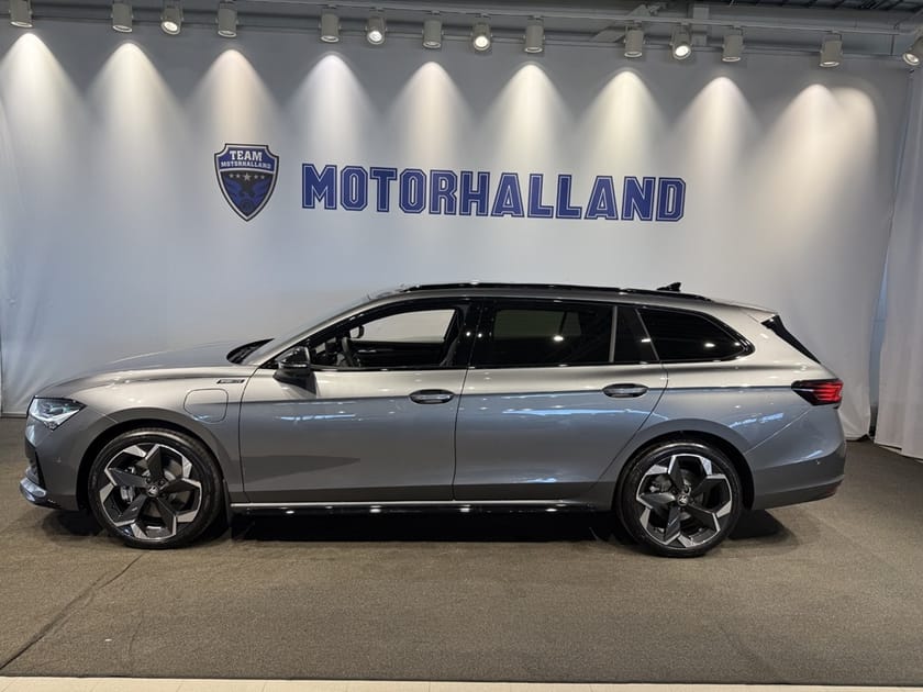 Bild 2 av Škoda Superb iV Kombi COMBI SPORTLINE 1,5 TSI 204 HK 6 VXL DSG