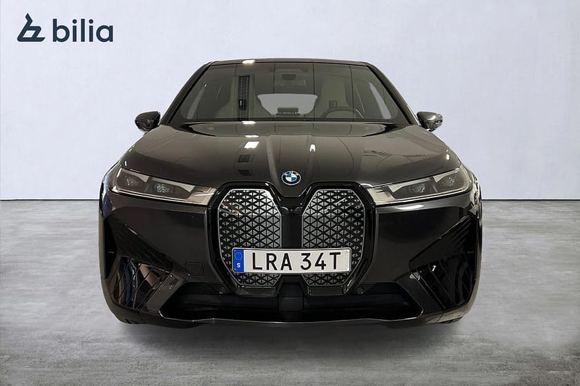 Bild 5 av BMW iX xDrive50 Sportline | Panorama | Luftfjädring | H&K