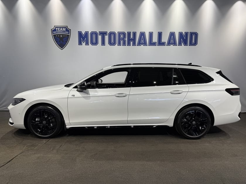 Bild 1 av Volkswagen Passat Sportscombi 2.0 TDI 4M R-Line / HUD / H&K / Värmare
