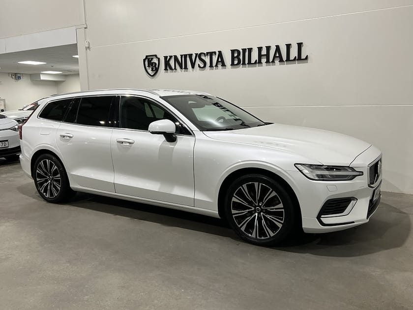 Bild 3 av Volvo V60 Recharge T6 AWD Core Edition Moms BLIS Drag 350hk