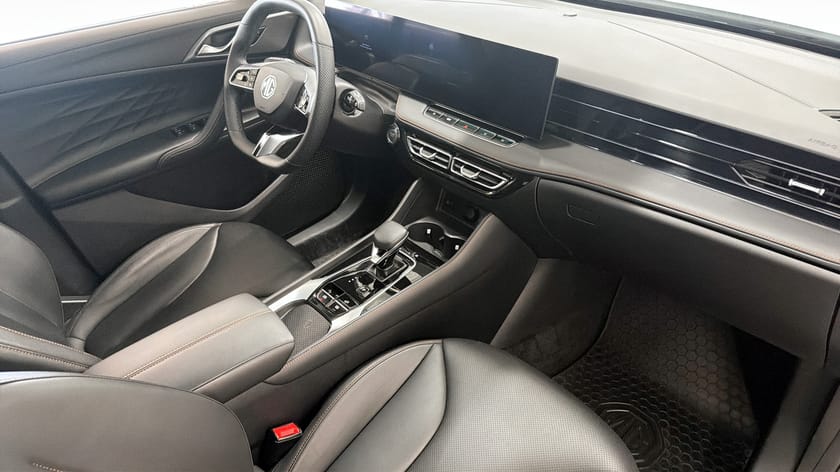 Bild 3 av MG HS PHEV LUX 1.5T AUT - RÄNTEKAMPANJ 0%