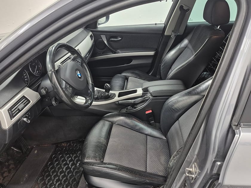 Bild 2 av BMW 320d xDrive Touring A-TRAKTOR 177HK 4x4