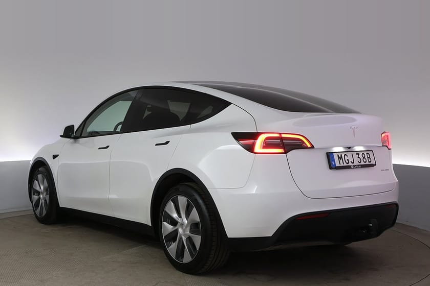 Bild 4 av Tesla Model Y Long Range AWD Autopilot Panorama Drag V-hjul