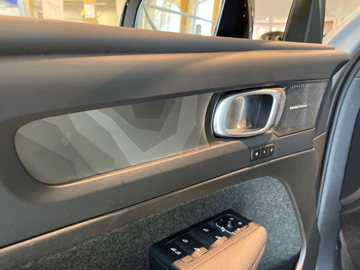 Volvo XC40 2024 - miniatyr 4