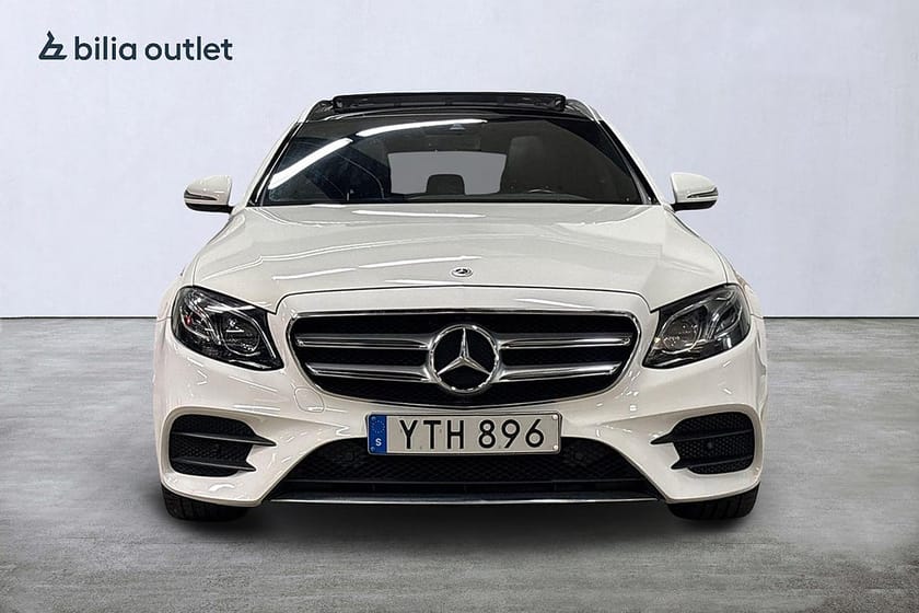 Bild 3 av Mercedes-Benz E 220 T d 4MATIC AMG 194hk Panorama Navi Drag Backkamera