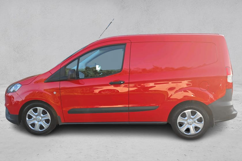 Bilde 2 av Ford Transit Courier 1.5 TDCi/Nye S.hjul/2 hjulsett/DAB/EU sept-27++