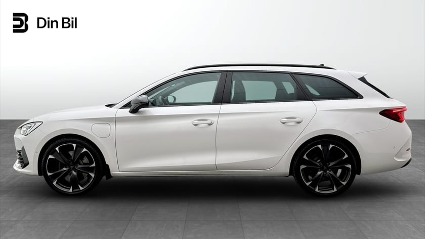 Bild 2 av CUPRA Leon Sportstourer e-Hybrid VZ 1,4 TSI 245HK / Drag