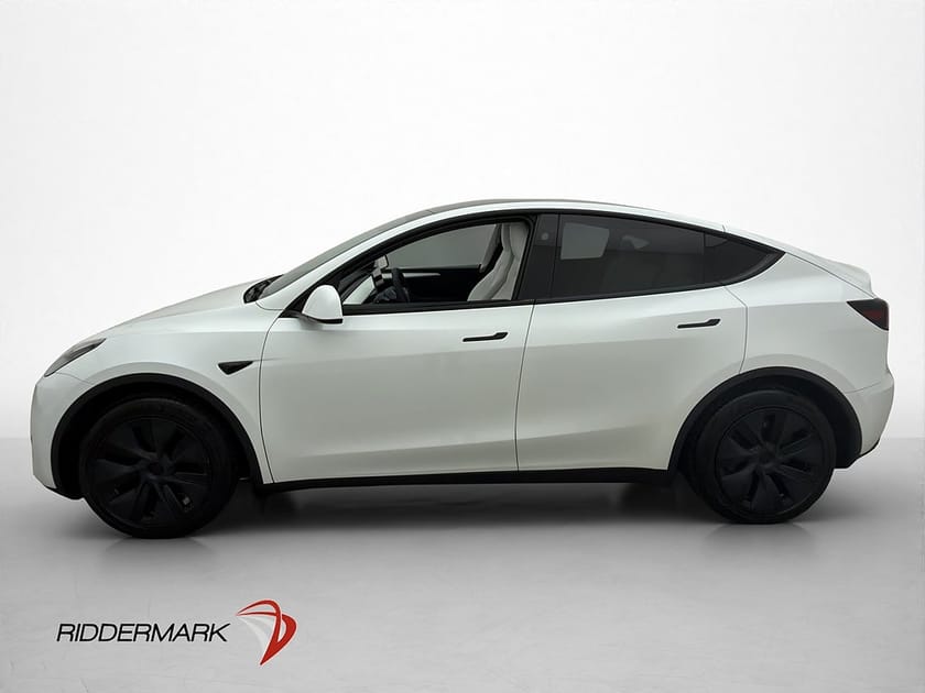 Bild 5 av Tesla Model Y Standard Range RWD Ljus Interiör Dragkrok