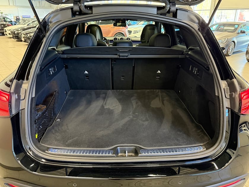 Bild 4 av Mercedes-Benz GLC 200 4MATIC 9G AMG, Drag, Panorama, Värmare, Rattvärme