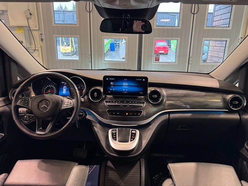 Bild 5 av Mercedes-Benz V 300d 4MATIC 3.2t 9G-Tronic Avantgarde Drag Gps Värmare