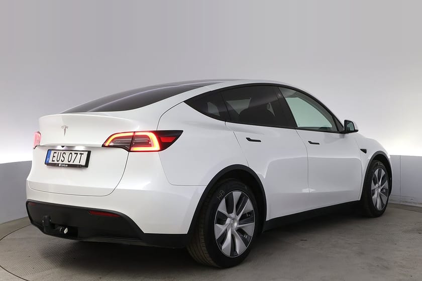 Bild 5 av Tesla Model Y Standard Range RWD Autopilot Pano Drag V-hjul