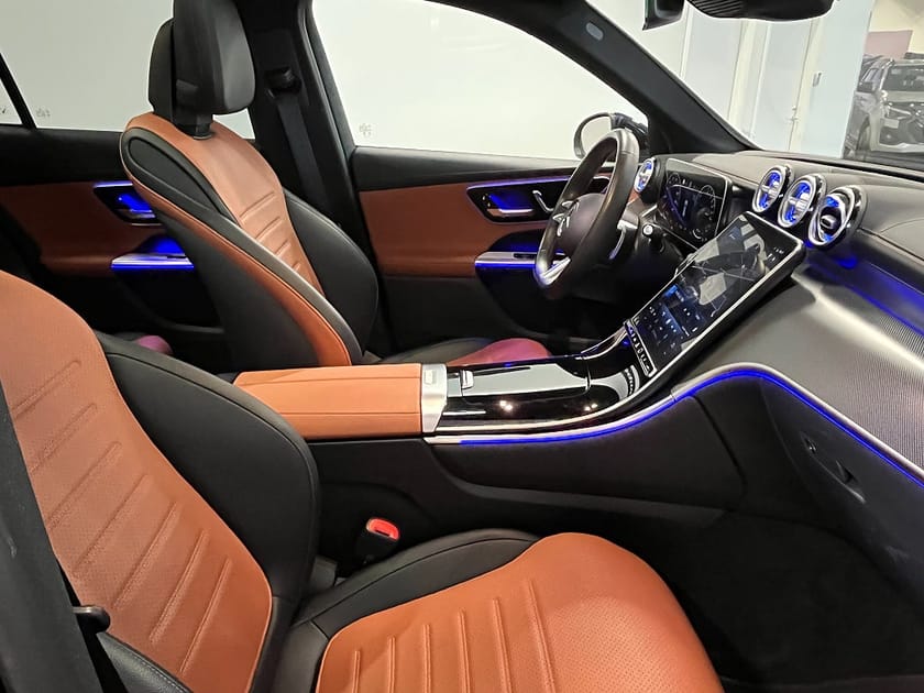 Bild 4 av Mercedes-Benz GLC 300 e 4MATIC AMG Distronic Digital-Light 360
