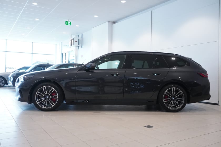 Bild 3 av BMW i5 xDrive40 Touring M-Sport Pro Business DAP Drag HUD hk