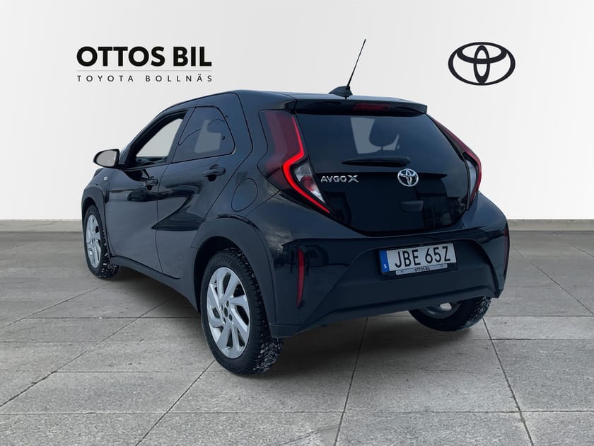 Bild 3 av Toyota Aygo X 1.0 VVT-i Manuell, 72hk - Play Comfort & Style Pack / V-hjul, MoK
