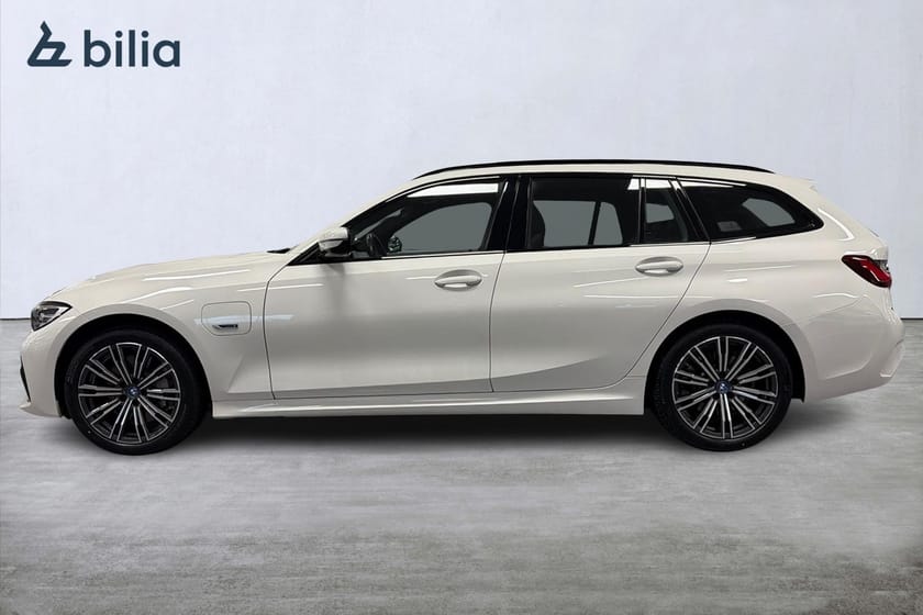Bild 3 av BMW 330e xDrive Touring M-Sport | Drag | Rattvärme | Navi
