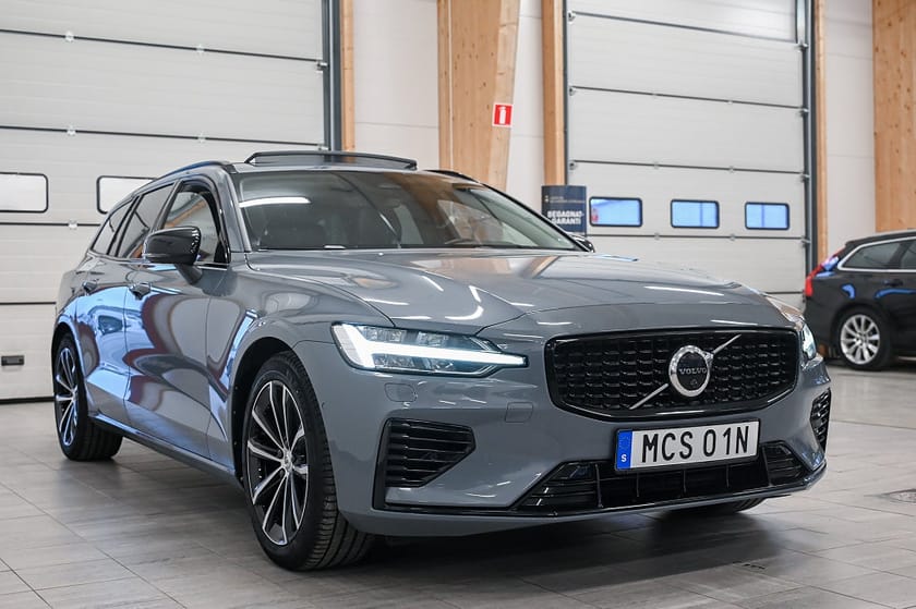 Bild 4 av Volvo V60 Recharge T6 AWD Plus Dark 360°  H/K Panorama 350hk