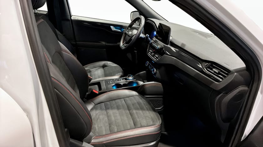 Bild 3 av Ford Kuga Plug-In Hybrid ST-LINE X   E-CVT 225hk