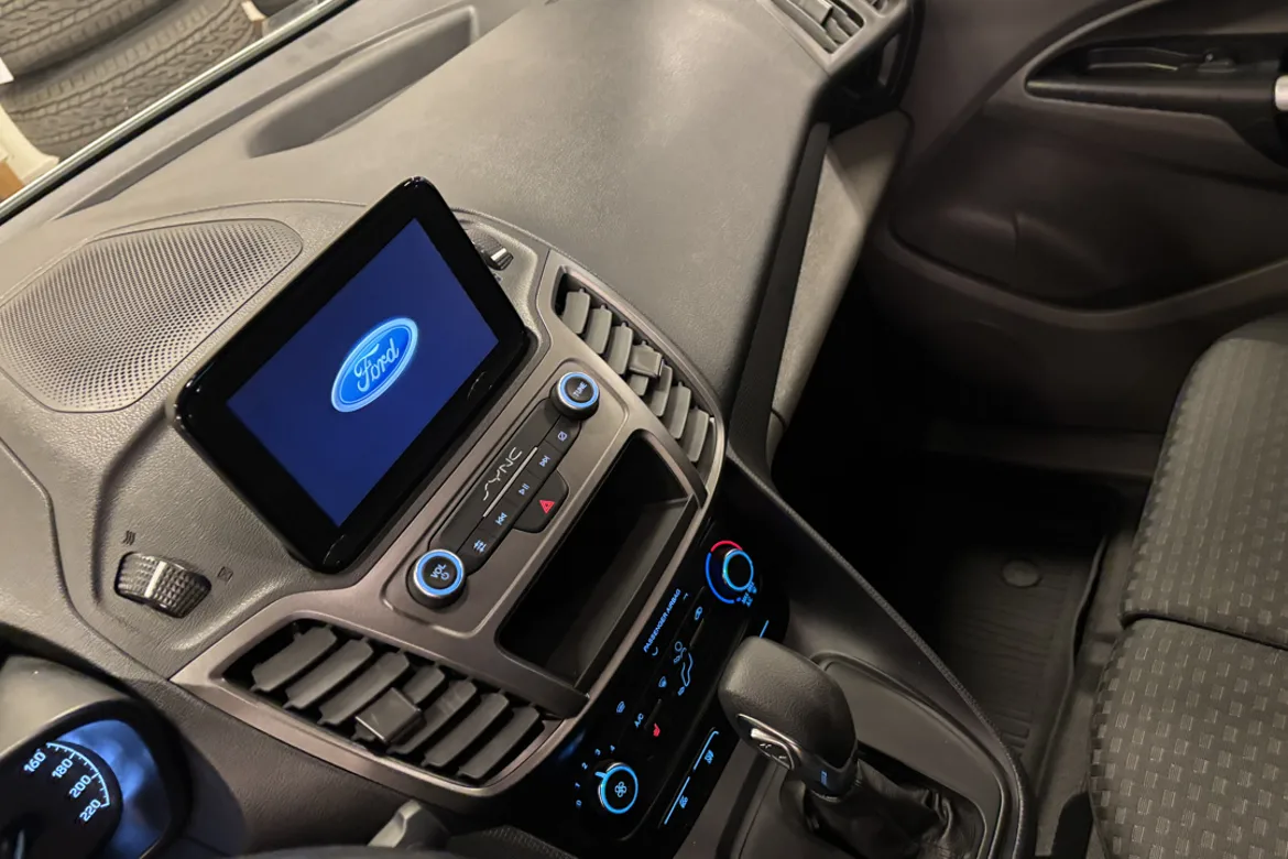 Ford Transit Connect 240