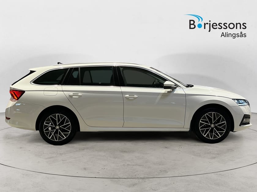 Bild 2 av Škoda Octavia Kombi Style TSI 110hk AUT Panorama/Drag/Värmare