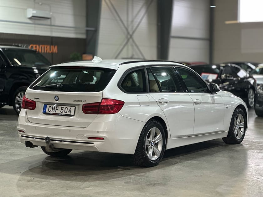 Bild 3 av BMW 320d xDrive Touring 320 Sport line M Ratt Läder El-Drag 190hk