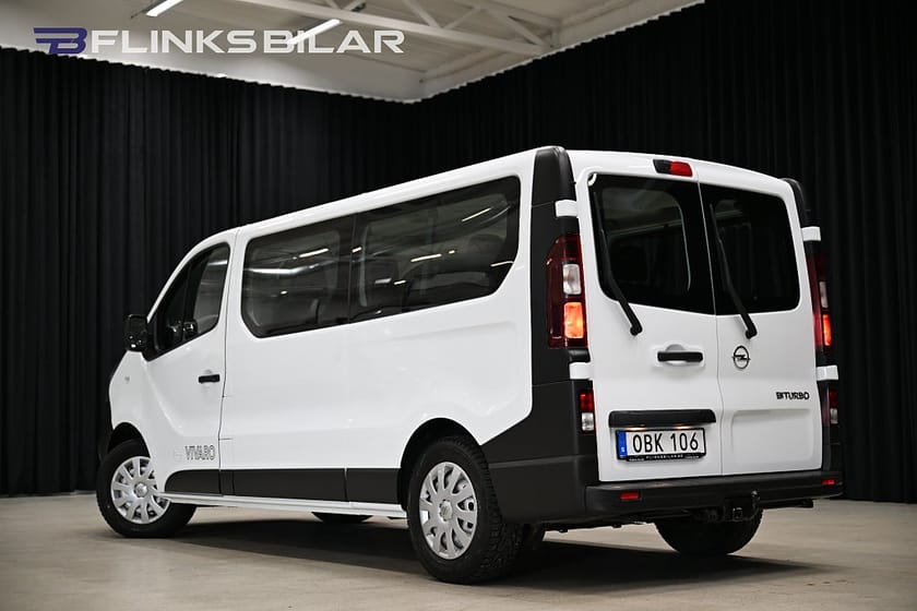 Bild 3 av Opel Vivaro Kombi CDTi 125HK Kombi|9-Sits|Drag|Backkamera|Lågmil|EnÄgare
