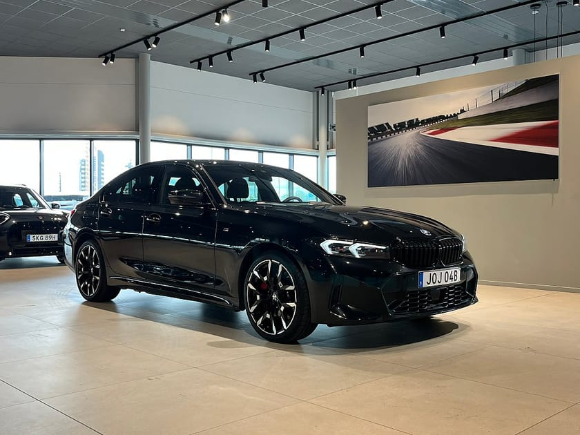 Bild 3 av BMW 330e xDrive Sedan M Sport Pro Harman Kardon Adapt Farth Drag 4,95%