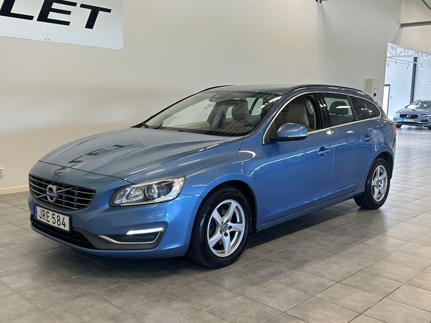 Bild 2 av Volvo V60 Momentum D4 181hk Aut
