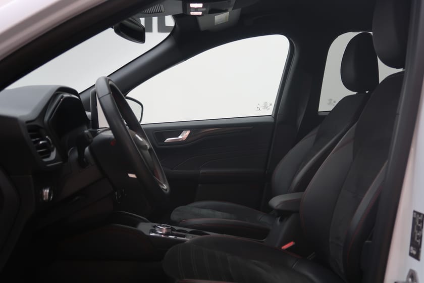 Bild 4 av Ford Kuga Plug-In Hybrid 2.5 225 PHEV ST-Line X Bus A
